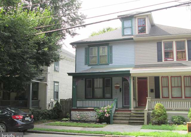 Property at 60 W Willow St, Carlisle, PA 17013, 3 beds, 1.5 baths