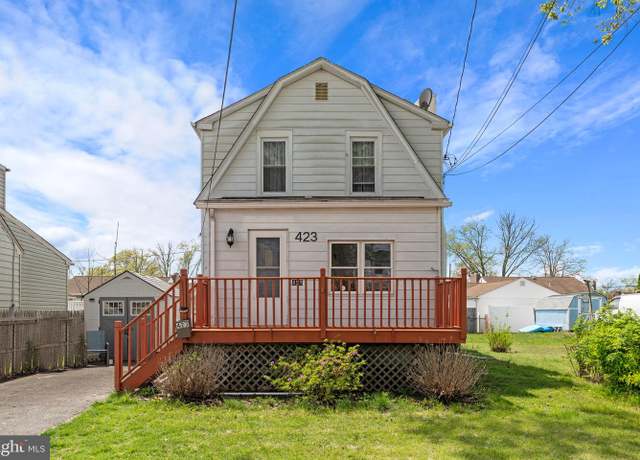 Property at 423 Sycamore Ave, Folsom, PA 19033, 3 beds, 1 bath