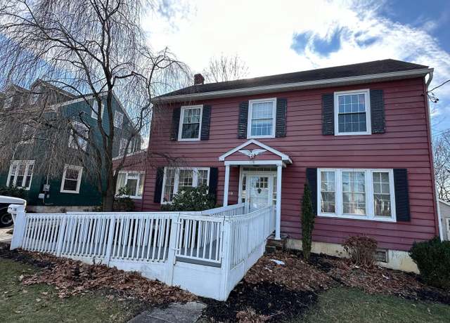 Property at 118 Cumberland Ave, Shippensburg, PA 17257, 5 beds, 1.5 baths
