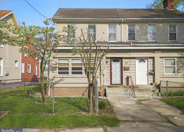 Property at 62 N 4th St, Chambersburg, PA 17201, 3 beds, 1 bath