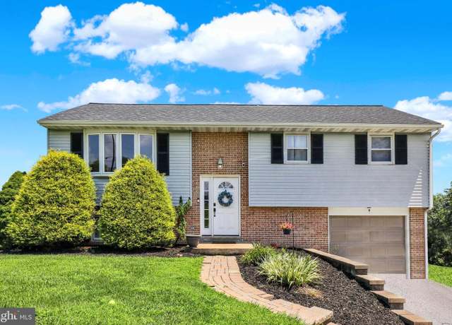 Property at 73 Sleepy Hollow Rd, Lititz, PA 17543, 3 beds, 1.5 baths