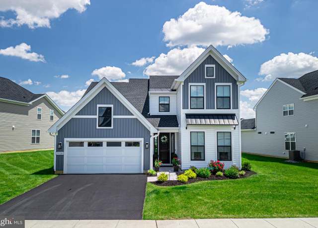 Property at 7030 Oak Ln, Bath, PA 18014, 4 beds, 4 baths