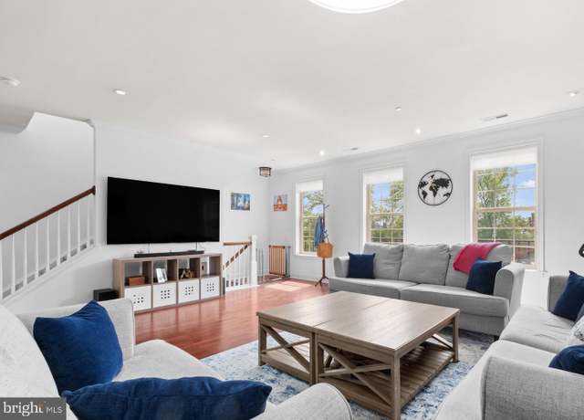 Property at 303 Surgeon Generals Ct, Philadelphia, PA 19146, 3 beds, 2.5 baths