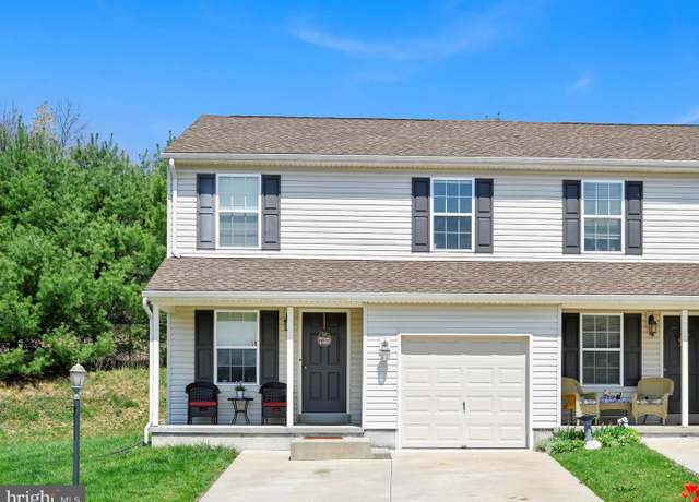 Property at 14 W Abby Ln, Schuylkill Haven, PA 17972, 3 beds, 2.5 baths