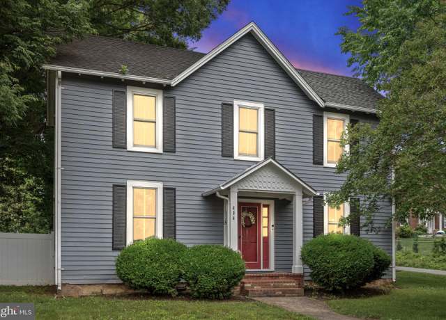 Property at 404 N Franklin St, Remington, VA 22734, 4 beds, 2.5 baths