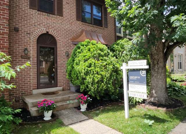 Property at 2880 Kelly Sq, Vienna, VA 22181, 3 beds, 3 baths