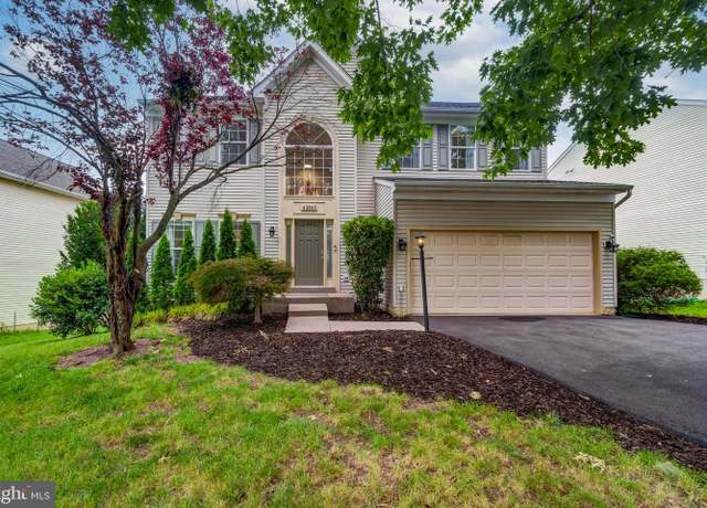 Property at 43865 Laurel Ridge Dr, Ashburn, VA 20147, 4 beds, 3.5 baths