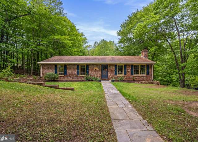 Property at 33 Fern Ct, Front Royal, VA 22630, 4 beds, 3 baths