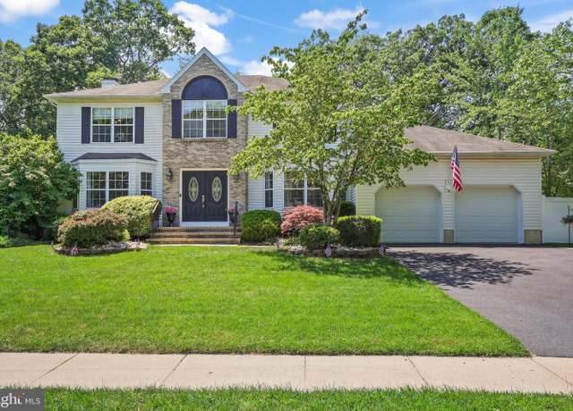 Property at 304 Mackenzie Dr, Jackson, NJ 08527, 4 beds, 3.5 baths