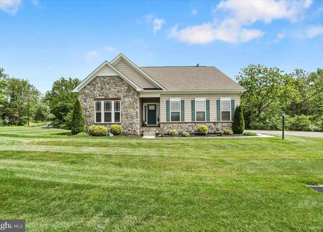 Property at 8 River Rd, Gettysburg, PA 17325, 3 beds, 2 baths