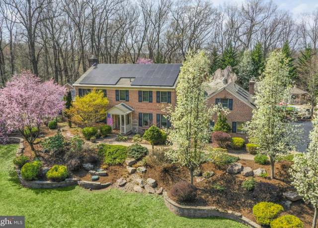 Property at 22 Fawn Dr, Reading, PA 19607, 6 beds, 5 baths