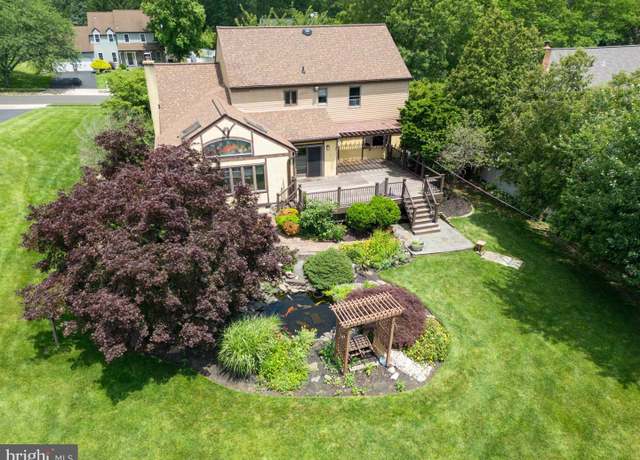 Property at 13 Colonial Dr, Newtown, PA 18940, 4 beds, 2.5 baths