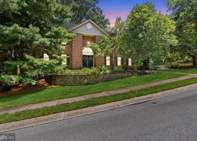 Property at 817 Appenzell Dr, Hummelstown, PA 17036, 4 beds, 4.5 baths