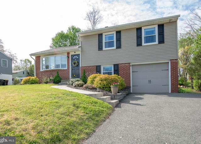 Property at 328 Adrian Rd, Collegeville, PA 19426, 3 beds, 1.5 baths