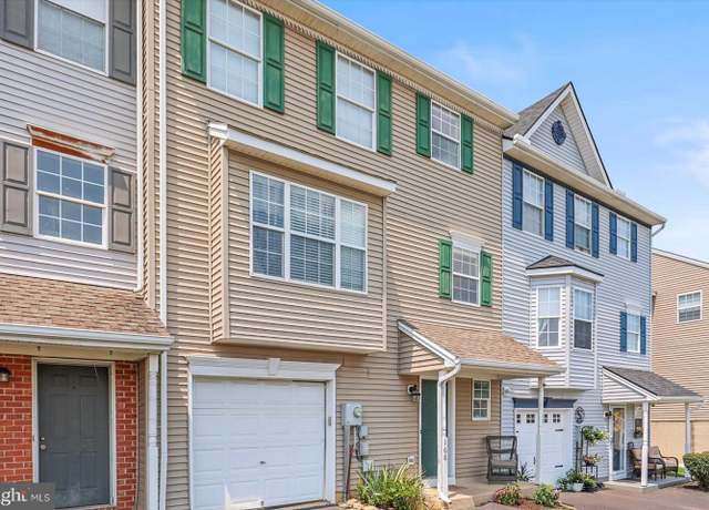Property at 168 Country Ridge Dr, Red Lion, PA 17356, 4 beds, 3 baths