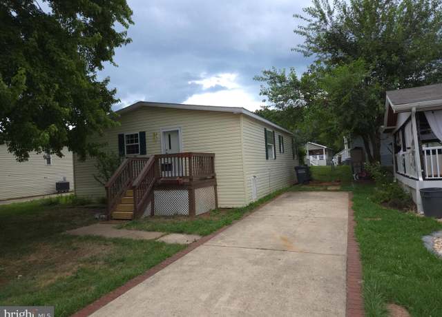 Property at 14729 Pan Am Ave, Chantilly, VA 20151, 3 beds, 2 baths