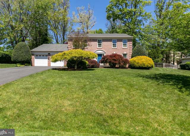 Property at 10808 Fieldwood Dr, Fairfax, VA 22030, 4 beds, 3.5 baths