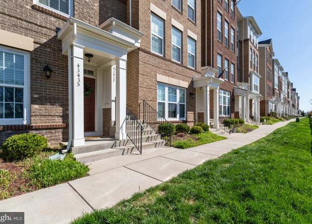 Property at 43437 Town Gate Sq, Chantilly, VA 20152, 3 beds, 2.5 baths