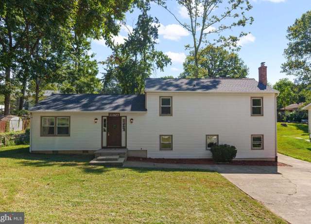 Property at 11827 Rutherford Dr, Fredericksburg, VA 22407, 4 beds, 2.5 baths