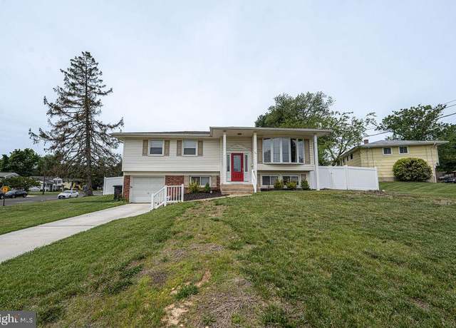Property at 29 Holyoke Dr, Delran, NJ 08075, 4 beds, 2.5 baths