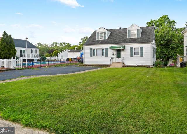 Property at 169 Phillips Ave, Hamilton, NJ 08610, 4 beds, 1 bath