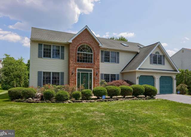 Property at 45 Downing Dr, Wyomissing, PA 19610, 5 beds, 3.5 baths