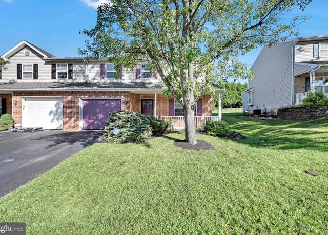 Property at 1002 Georgetown Dr, Reading, PA 19605, 3 beds, 2.5 baths