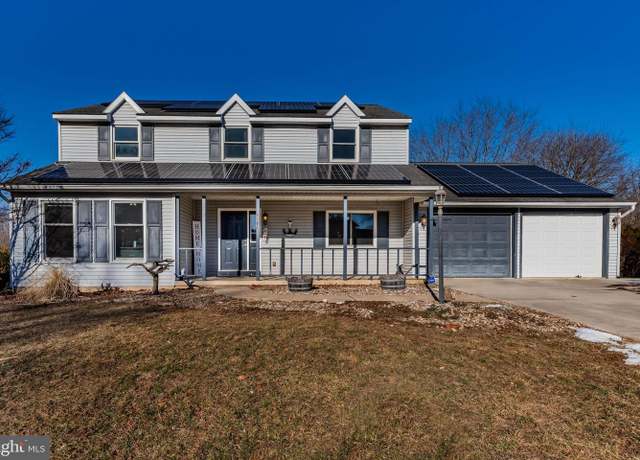 Property at 2219 Douglas Dr, Carlisle, PA 17013, 5 beds, 3.5 baths