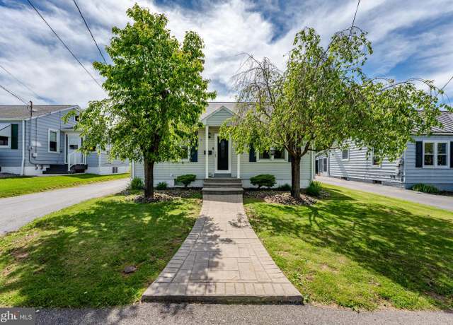 Property at 46 Jefferson St, Weatherly, PA 18255, 4 beds, 1 bath