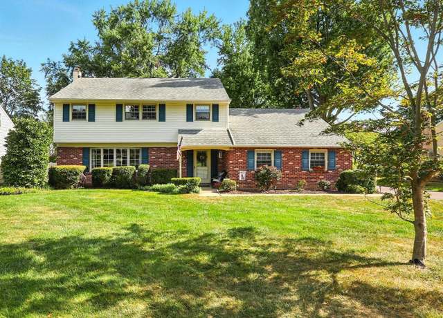 Property at 236 Oak Hill Dr, Hatboro, PA 19040, 5 beds, 3 baths