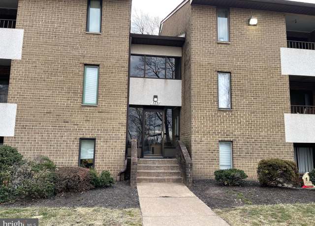 Property at 525 Florida Ave Unit T3, Herndon, VA 20170, 2 beds, 2 baths