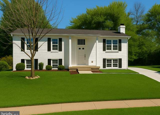 Property at 13708 Gilbert Rd, Woodbridge, VA 22193, 5 beds, 3 baths