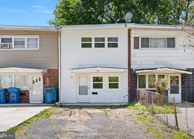 Property at 50 Rose Ln, New Castle, DE 19720, 3 beds, 1 bath