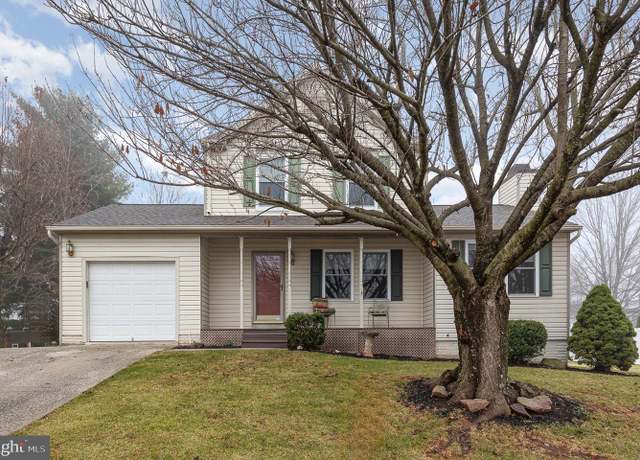 Property at 142 Morning Frost St, Taneytown, MD 21787, 3 beds, 3.5 baths