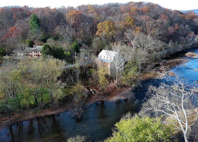 Property at 7119 Michaels Mill Rd, Buckeystown, MD 21717, 3 beds, 2.5 baths