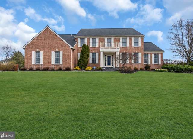 Property at 6 Finch Ct, Princeton Junction, NJ 08550, 5 beds, 3.5 baths