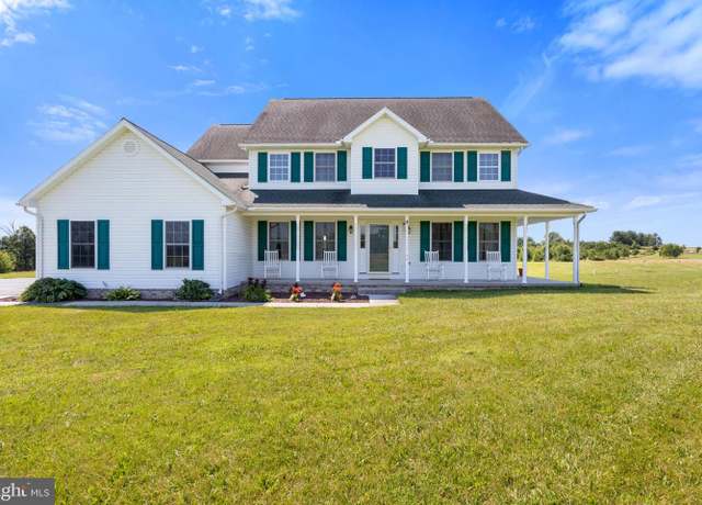 Property at 90 Hummingbird Ln, Littlestown, PA 17340, 4 beds, 2.5 baths