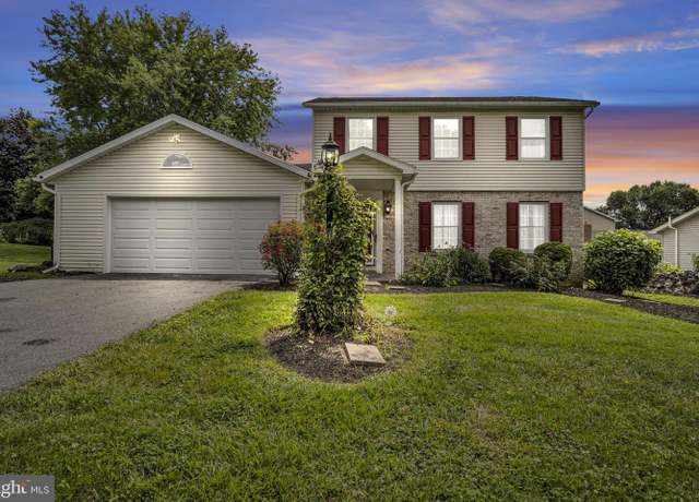 Property at 18 Douglas Ct, Carlisle, PA 17013, 3 beds, 3.5 baths