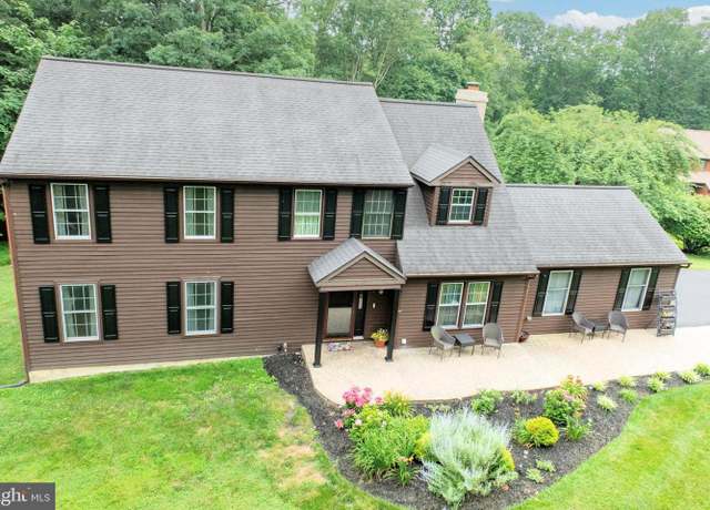Property at 1542 Canyon Dr, Downingtown, PA 19335, 4 beds, 2.5 baths
