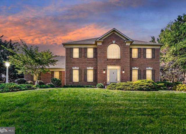 Property at 1045 Wyndward Ct, York, PA 17403, 4 beds, 2.5 baths