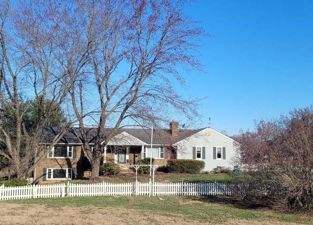 Property at 9466 Crest Hill Rd, Marshall, VA 20115, 5 beds, 3.5 baths