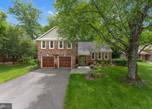 Property at 12695 Kettering Dr, Herndon, VA 20171, 4 beds, 3.5 baths