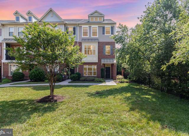 Property at 10939 Parkshire Ln, Henrico, VA 23233, 5 beds, 4.5 baths
