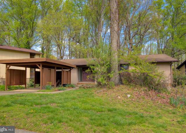 Property at 2604 Woodfern Ct, Woodbridge, VA 22192, 4 beds, 3 baths