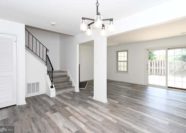 Property at 3513 Legere Ct, Woodbridge, VA 22193, 3 beds, 2.5 baths