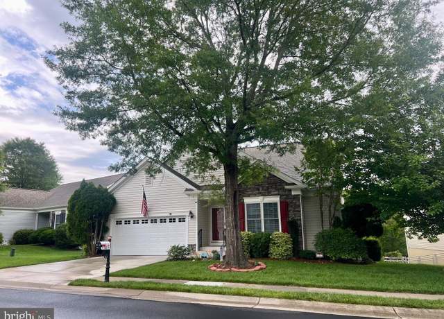 Property at 7 Covington Dr, Fredericksburg, VA 22406, 3 beds, 3 baths