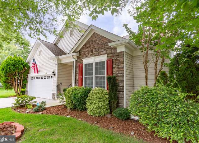 Property at 7 Covington Dr, Fredericksburg, VA 22406, 3 beds, 3 baths
