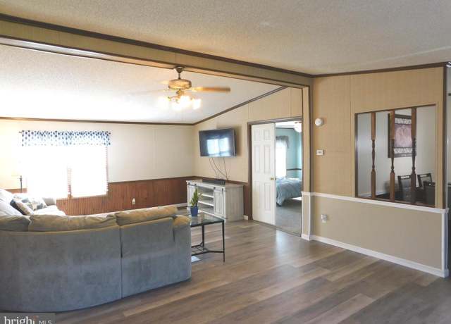Property at 33 W Cherry Dr, Magnolia, DE 19962, 3 beds, 2 baths