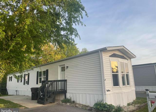 Property at 13 Tamarac Trl, Middle River, MD 21220, 2 beds, 1 bath