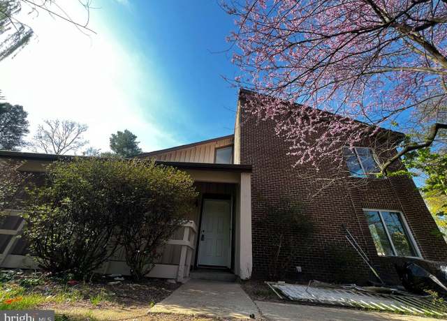 Property at 9114 Centerway Rd, Gaithersburg, MD 20879, 4 beds, 2 baths